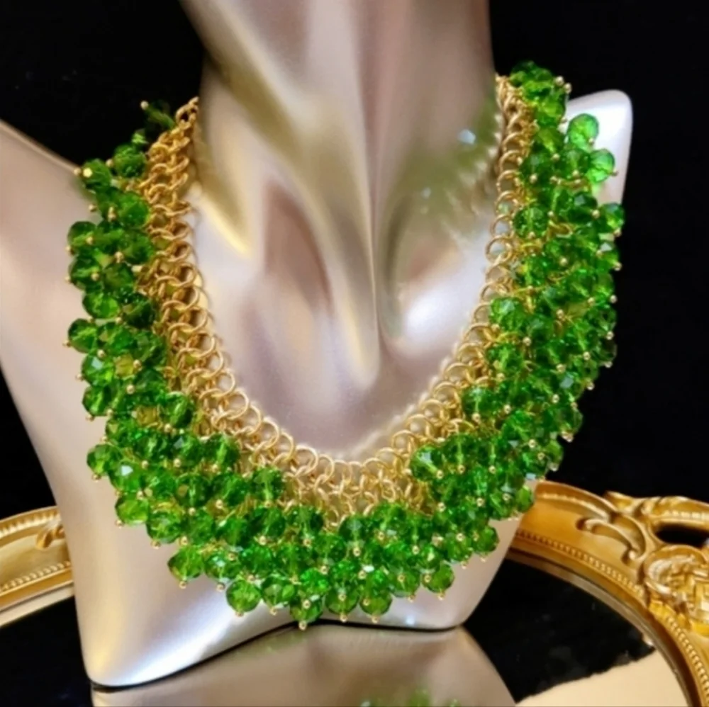 NWT Kelly Green Crystal Beaded Gold Statement Necklace
